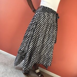 🥂🥂 New Years $10 clearance sale
Black/white striped  asymmetrical cotton skirt